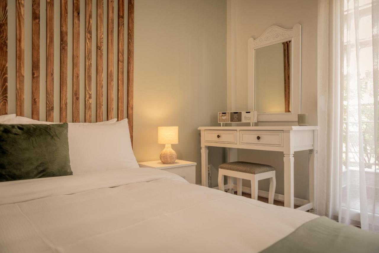 Aphrodite's On Agia Sofia Midas Appartement *